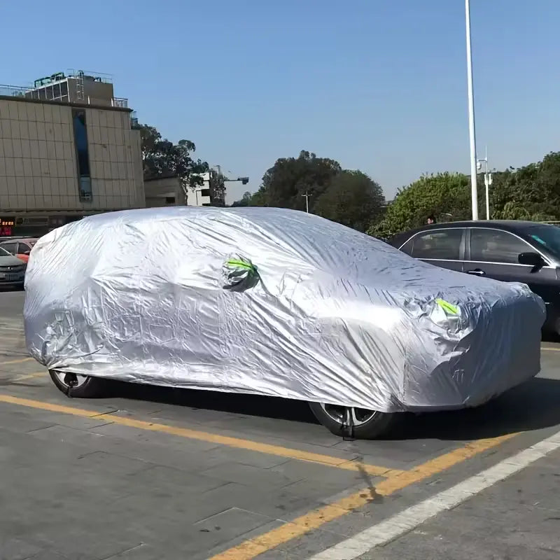 Univerzalna navlaka za auto sa UV i vremenskom zaštitom